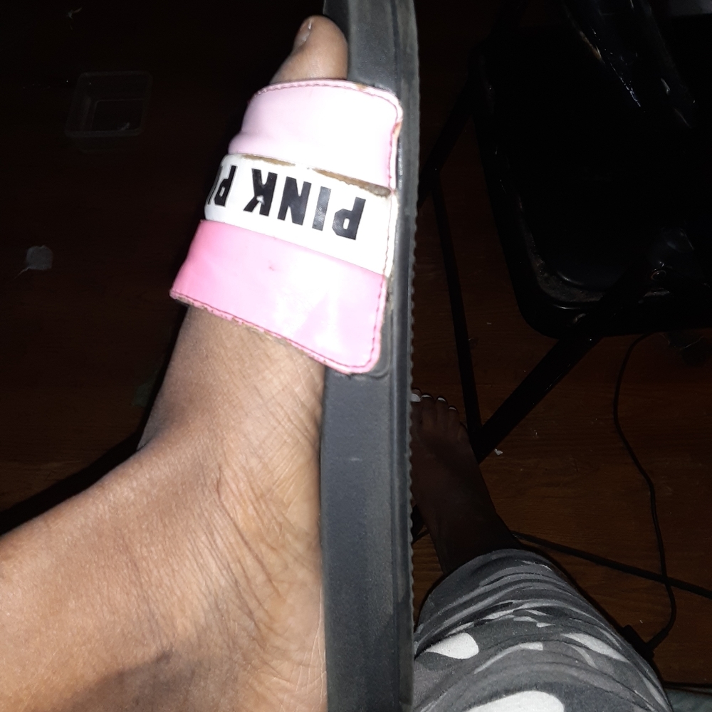 Pink slides - Picture 2 of 3